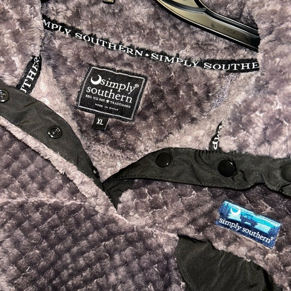 Simply Southern Women's Charcoal Teddy Jacket - Picture 4 of 5